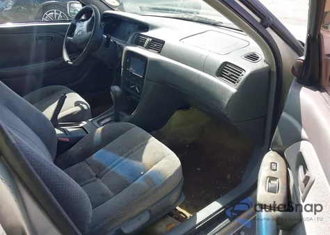 2001 Toyota Camry Le from USA, damaged, VIN 4T1BG22K31U790575